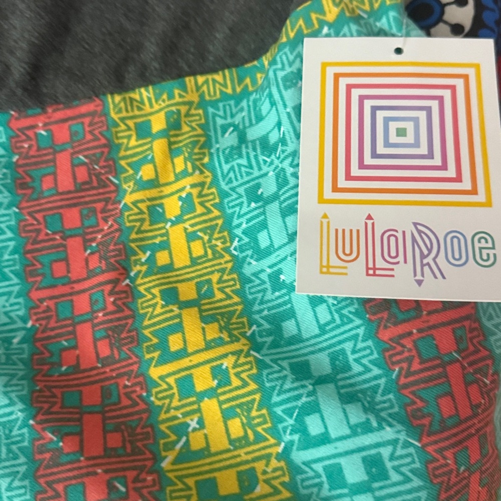 2 for $10 BUNDLE AND SAVE Multicolor Chevron Raglan Top with Black Sleeves - Picture 4 of 6